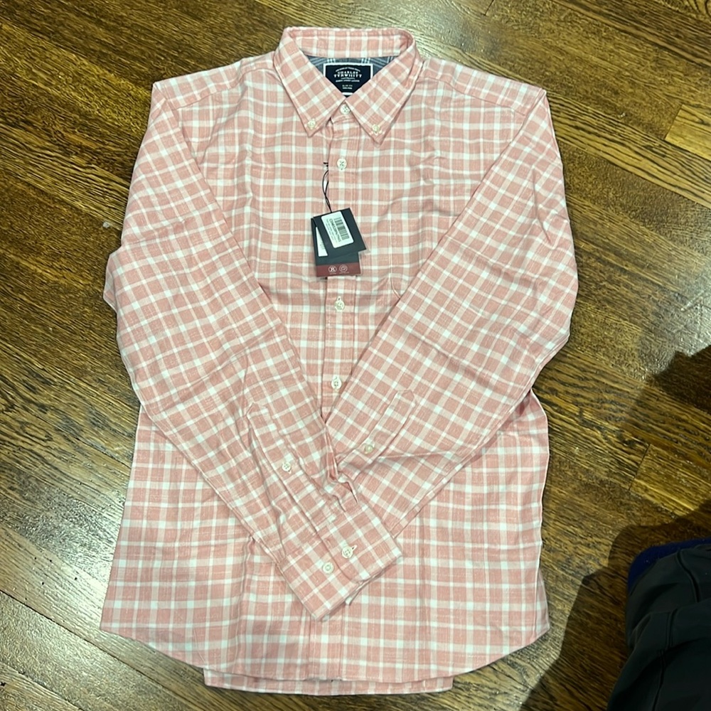 NWT Charles Tyrwhitt Men’s LS Button Down
Medium
Pink and White Check - slim fit